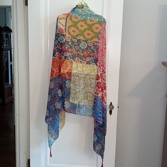 Large multi pattern & multi colored polyester scarf/wrap - Picture 4 of 8